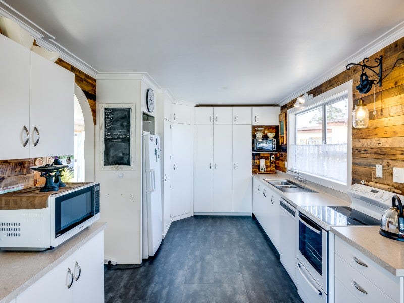 813 Tawa Place, Mahora, Hastings - Carousel 2