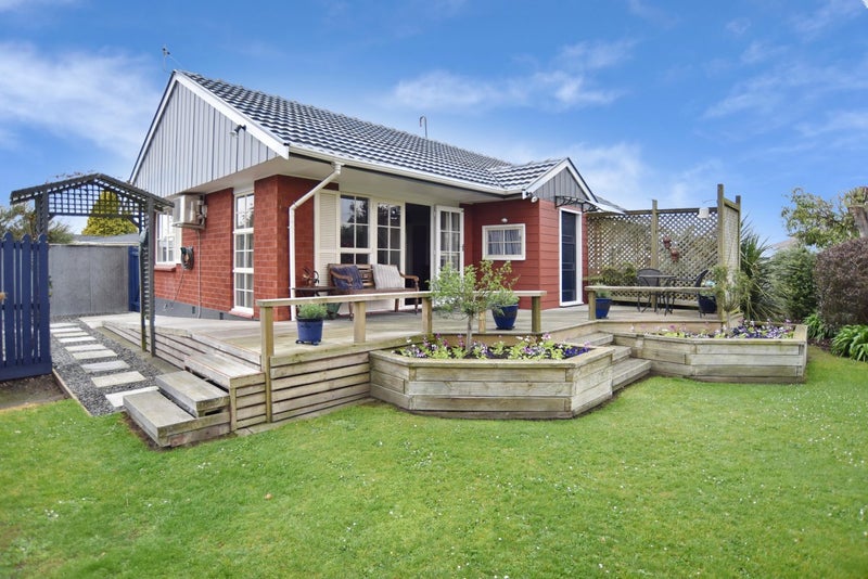 18 Beeston Place, Redwood, Christchurch - Carousel 1