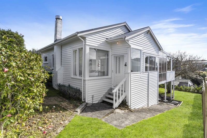 32 Selwyn Road, Cockle Bay, Auckland - Carousel 2