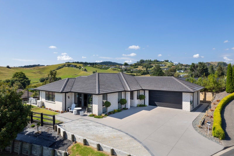 1 Matariki View, Welcome Bay, Tauranga - Carousel 1