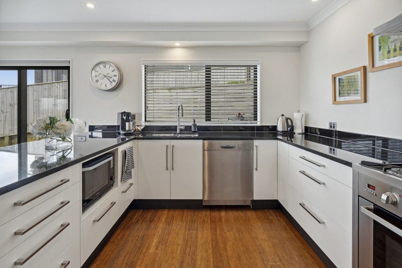 81 Endeavour Drive, Whitby, Porirua - Carousel 2