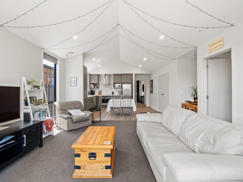 8 Longlands Street, Lake Hayes, Queenstown - Carousel 2