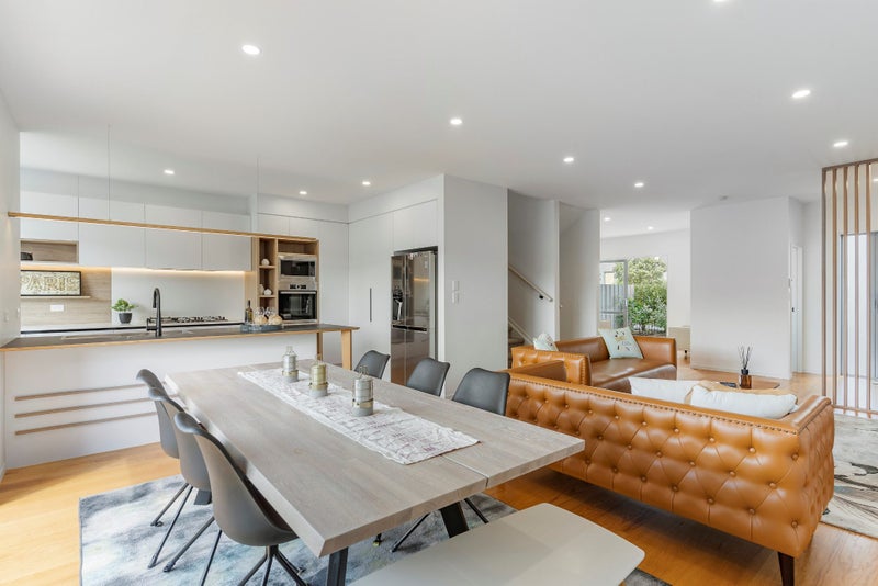 7 Karengo Street, Long Bay, Auckland - Carousel 2