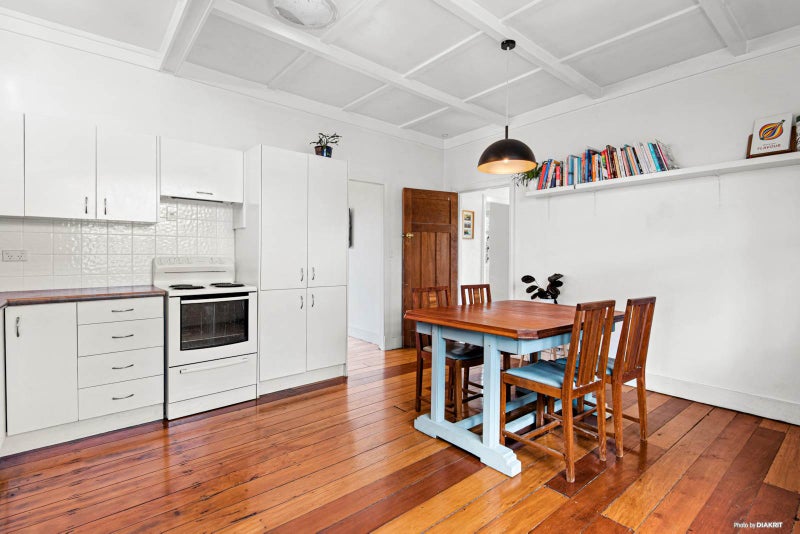 82 Lynwood Road, New Lynn, Auckland - Carousel 2