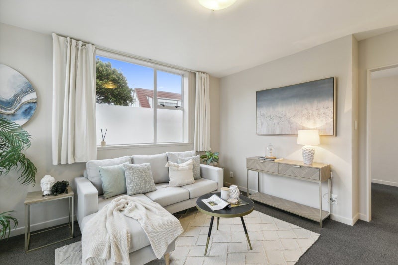 3/127 Queens Drive, Lyall Bay, Wellington - Carousel 1