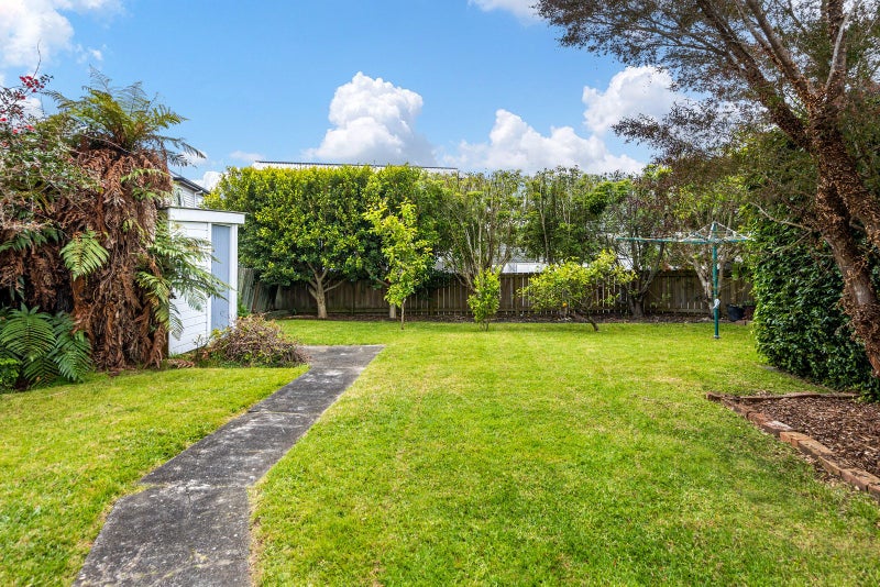 47 Riro Street, Point Chevalier, Auckland - Carousel 5