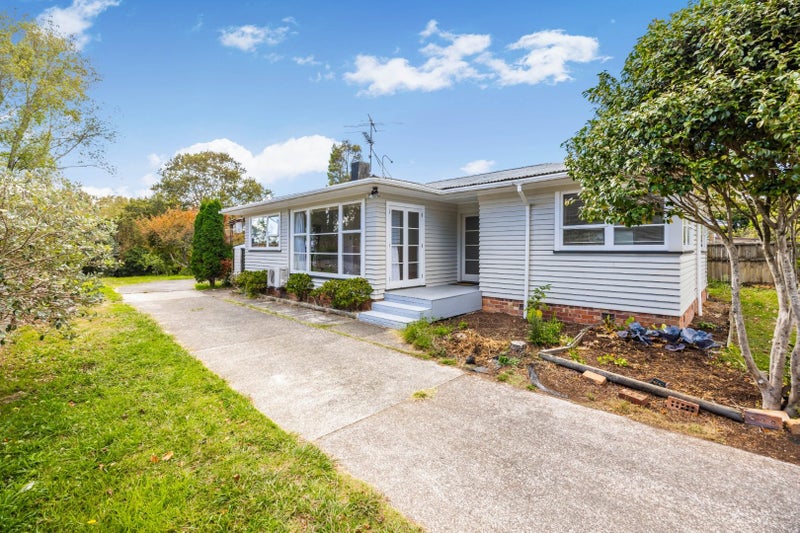 21 Challinor Street, Pakuranga, Auckland - Carousel 1