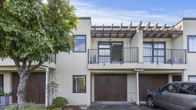 2/15 Harbour View Road, Te Atatu Peninsula, Auckland - Carousel 1