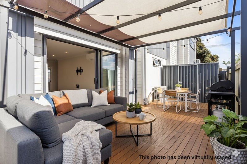 34A Waddell Avenue, Point England, Auckland - Carousel 1