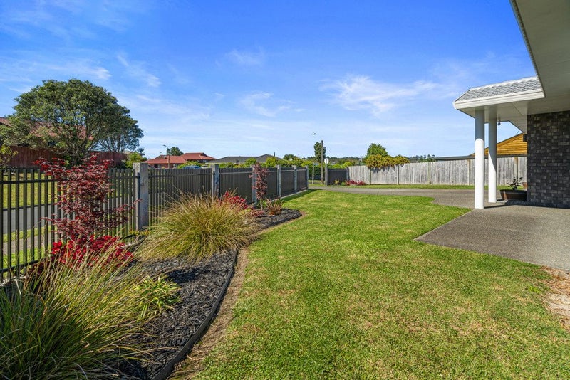 17 Merlot Heights, Huapai, Kumeū - Carousel 20
