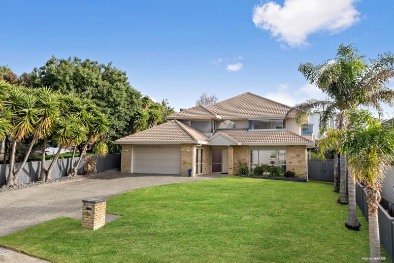 46 Wiltshire Place, Somerville, Manukau - Carousel 1