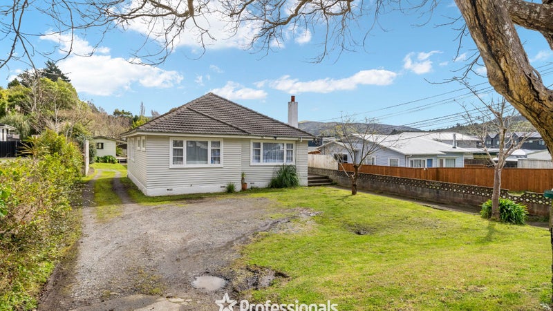 23 Kereru Grove, Stokes Valley, Lower Hutt - Carousel 1