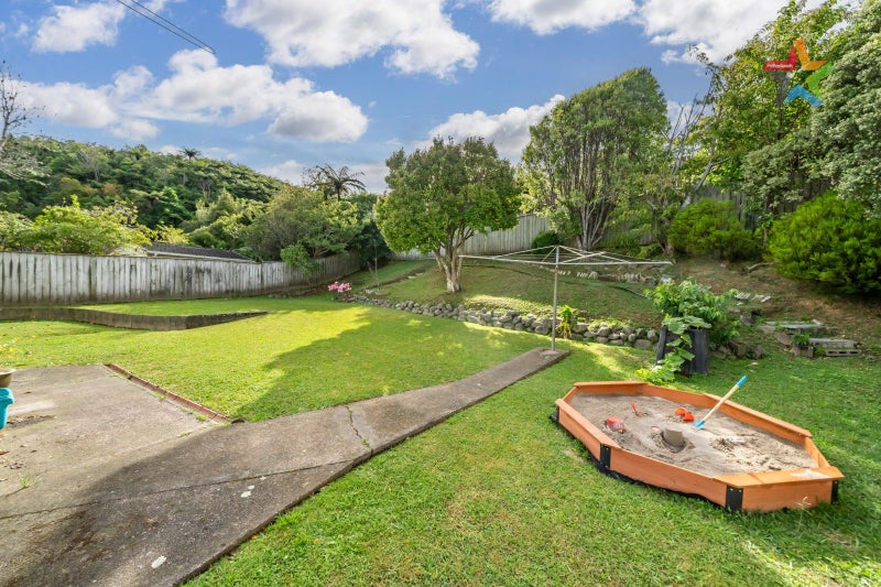 19 Christchurch Crescent, Kelson, Lower Hutt - Carousel 2