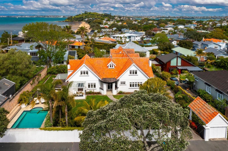 1 Ascot Avenue, Narrow Neck, Auckland - Carousel 1