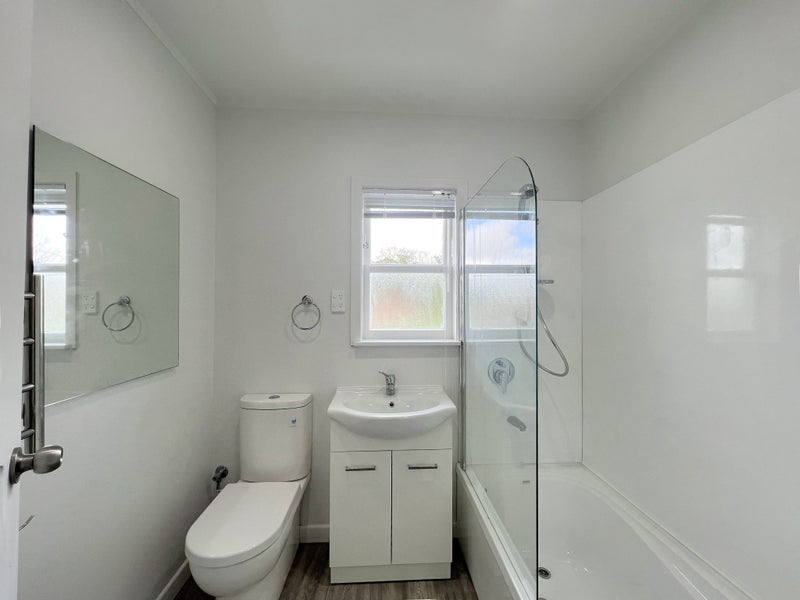 36 St Leonards Road, Kelston, Auckland - Carousel 6