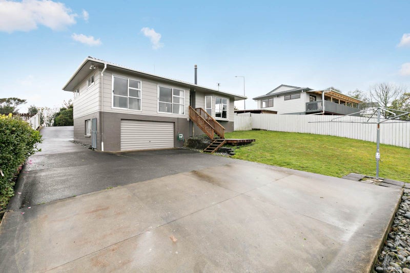 31 Hobsonville Road, West Harbour, Auckland - Carousel 1