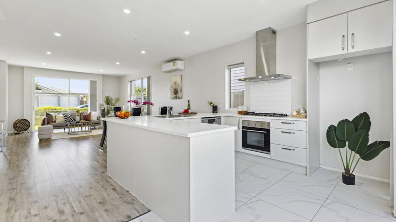 20A Hollowout Street, Takanini, Auckland - Carousel 1