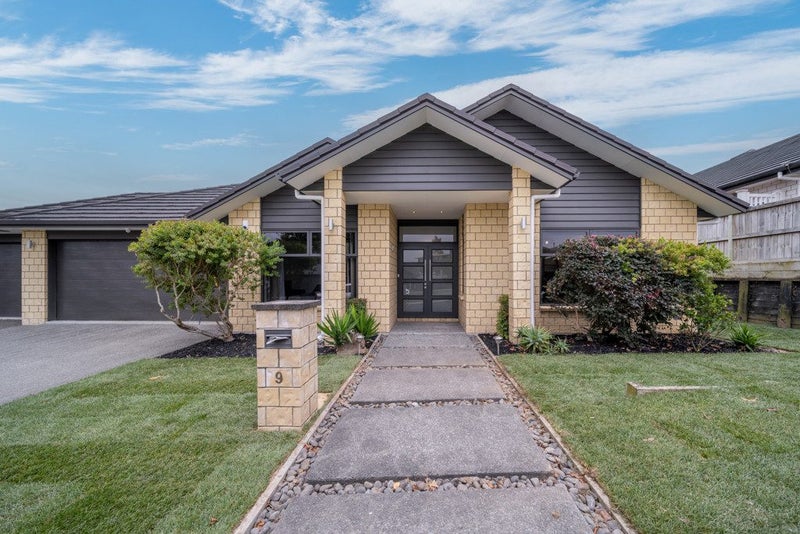 9 Northbrook Glen, Flagstaff, Hamilton - Carousel 2