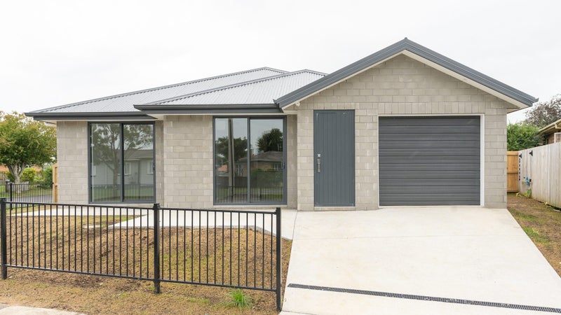 1/2 Masefield Drive, Enderley, Hamilton - Carousel 1