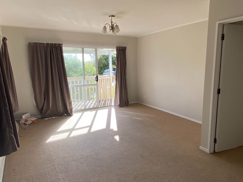 9 Robbies Road, Shelly Park, Auckland - Carousel 2