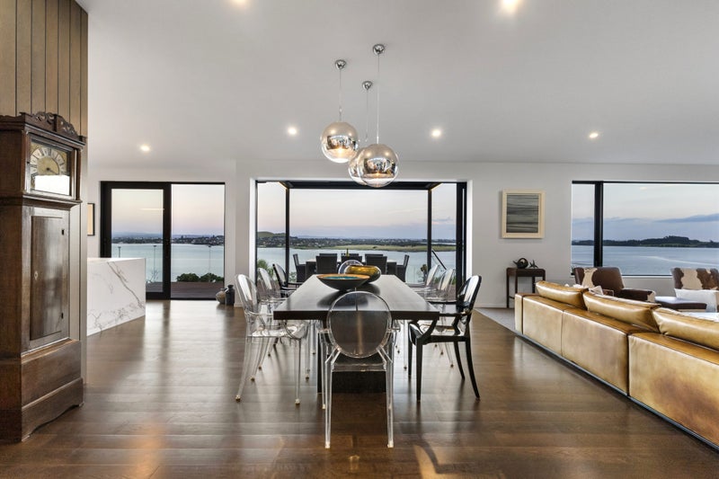 8 Saran Place, Hillsborough, Auckland - Carousel 2