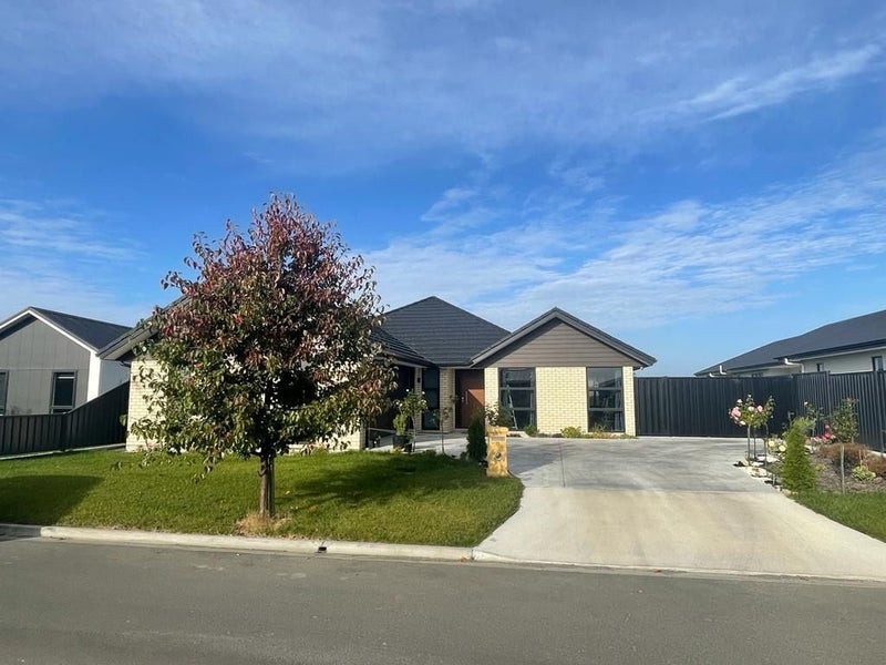 13 Dinneen Close, Frimley, Hastings - Carousel 16