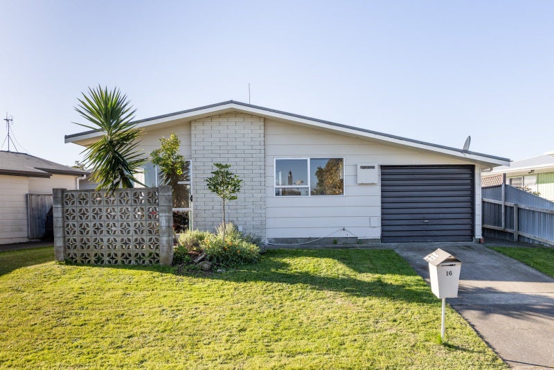 16 Guildford Street, Tamatea, Napier - Carousel 11
