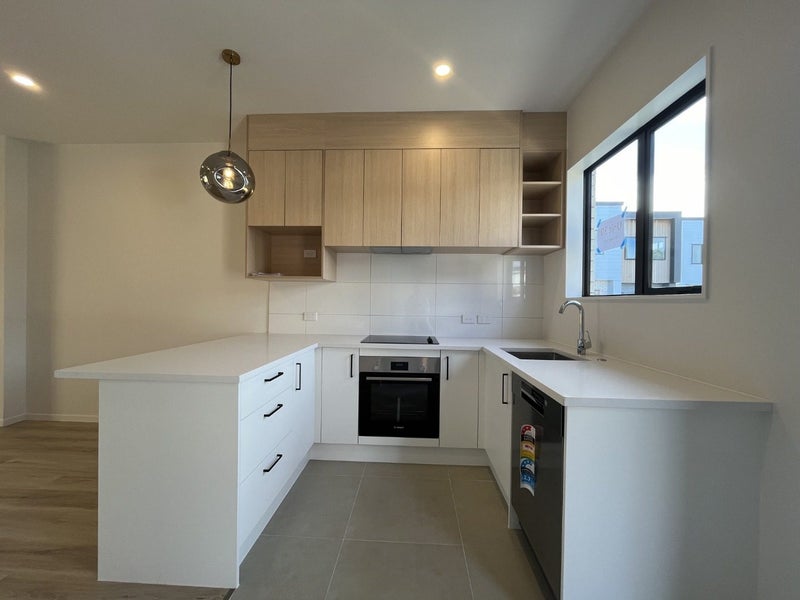 38 Paetai Lane, Te Atatu Peninsula, Auckland - Carousel 1