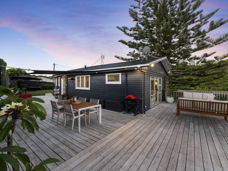21 Lowtherhurst Road, Massey, Auckland - Carousel 2
