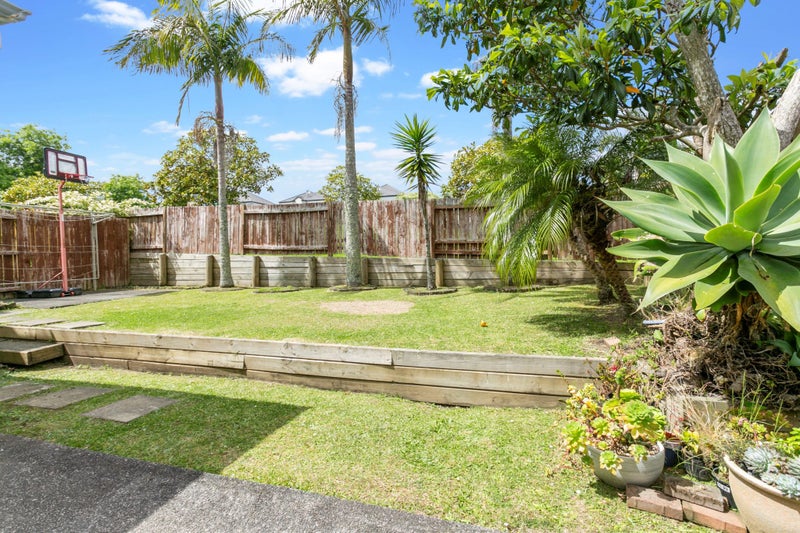 16 Temuka Gardens, Blockhouse Bay, Auckland - Carousel 2
