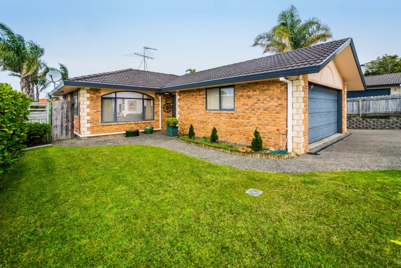 12 Ashley Avenue, Long Bay, Auckland - Carousel 15