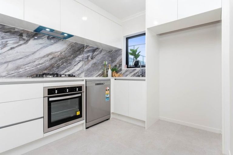 29D Littlejohn Street, Hillsborough, Auckland - Carousel 20