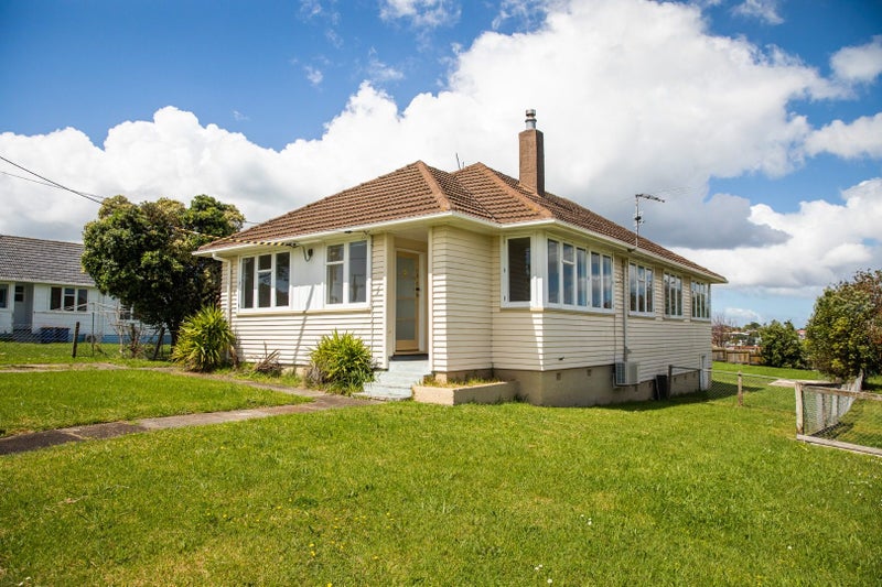 51 Hillary Crescent, Belmont, Auckland - Carousel 2