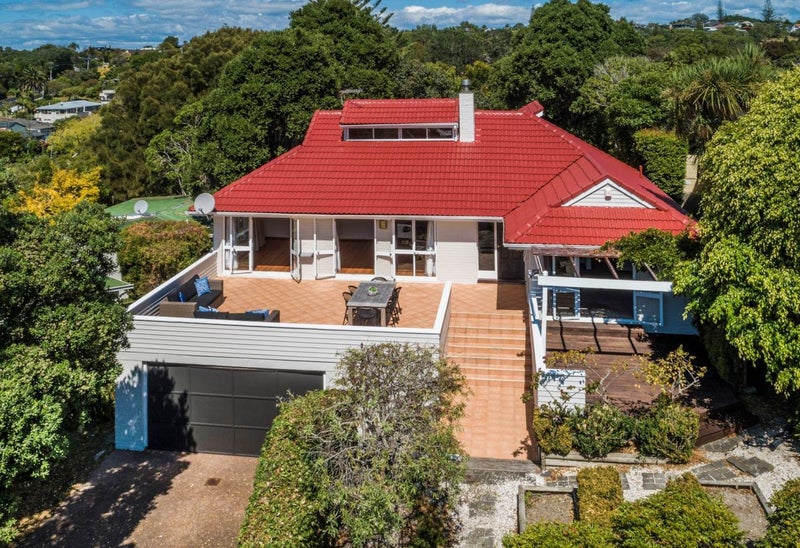 10 Park Rise, Campbells Bay, Auckland - Carousel 1