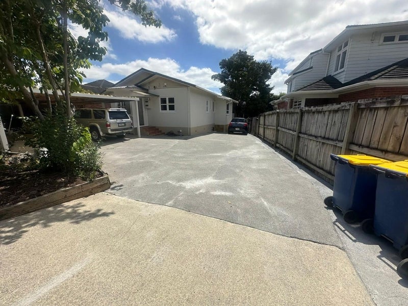 29 Onewa Road, Northcote, Auckland - Carousel 1