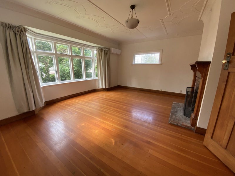 27 Mariri Road, Kelburn, Wellington - Carousel 2