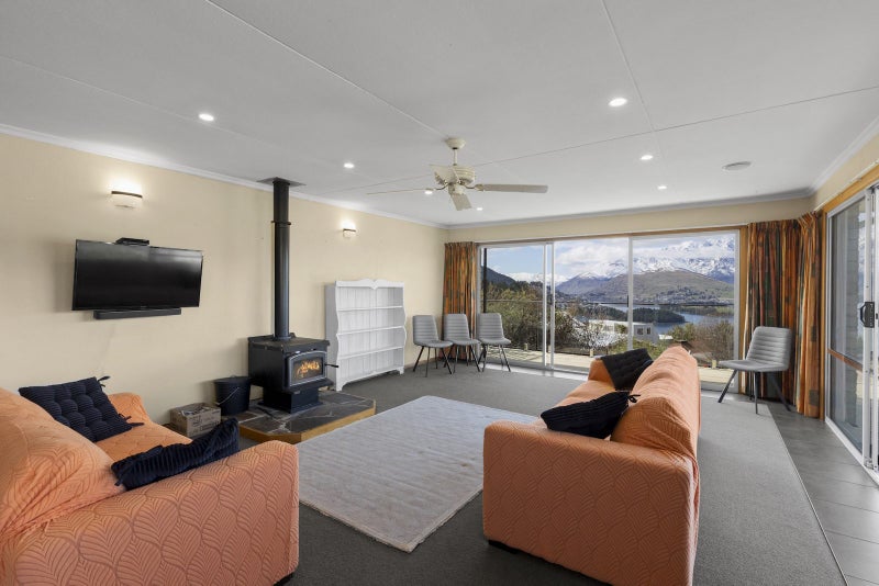 21B Avalon Crescent, Fernhill, Queenstown - Carousel 2