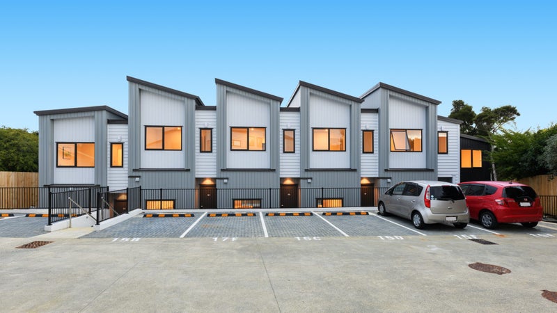 17F Tabitha Crescent, Henderson, Auckland - Carousel 1