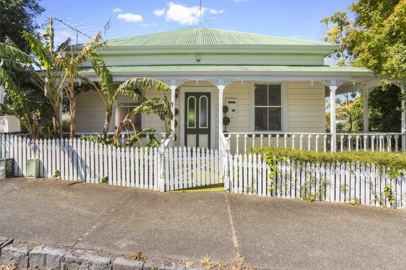 15 Hackett Street, Saint Marys Bay, Auckland - Carousel 1