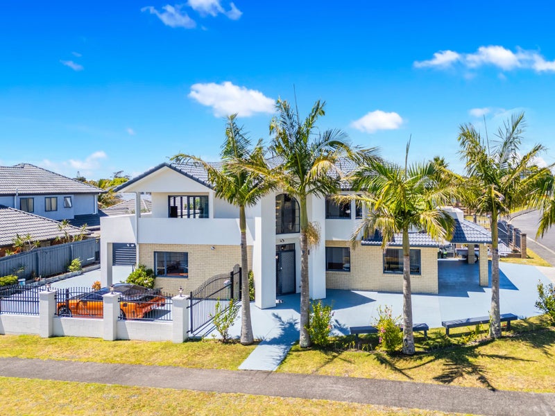 87 Pitt Avenue, Clendon Park, Auckland - Carousel 1