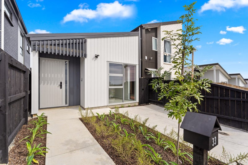 33 Horokaka Street, Massey, Auckland - Carousel 1