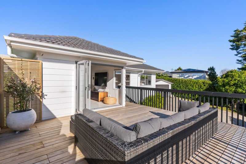 3 Rapaki Place, Te Atatu Peninsula, Auckland - Carousel 1