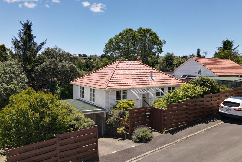 33 May Avenue, Hospital Hill, Napier - Carousel 2
