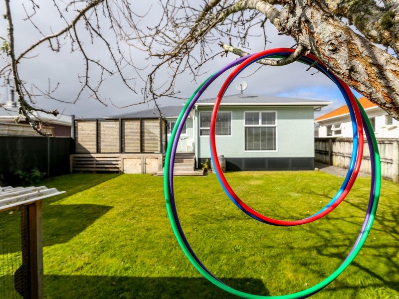 17 Tarahua Road, Vogeltown, New Plymouth - Carousel 1