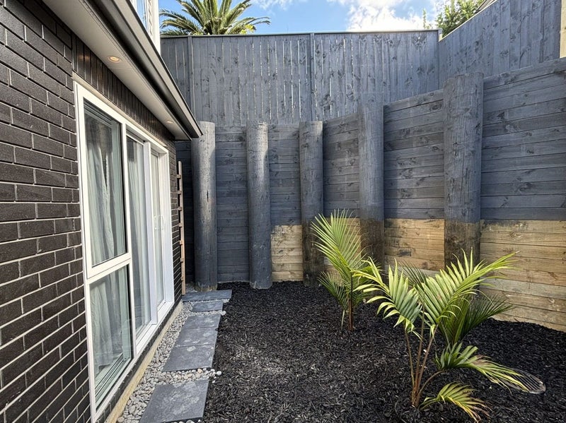 17 Danbury Drive, Torbay, Auckland - Carousel 2