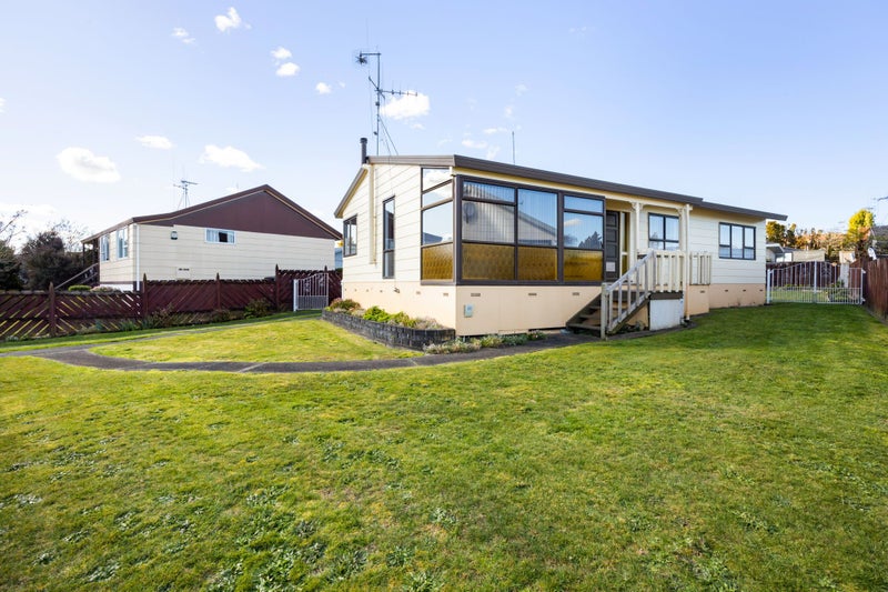 18 Hyde Avenue, Nawton, Hamilton - Carousel 1