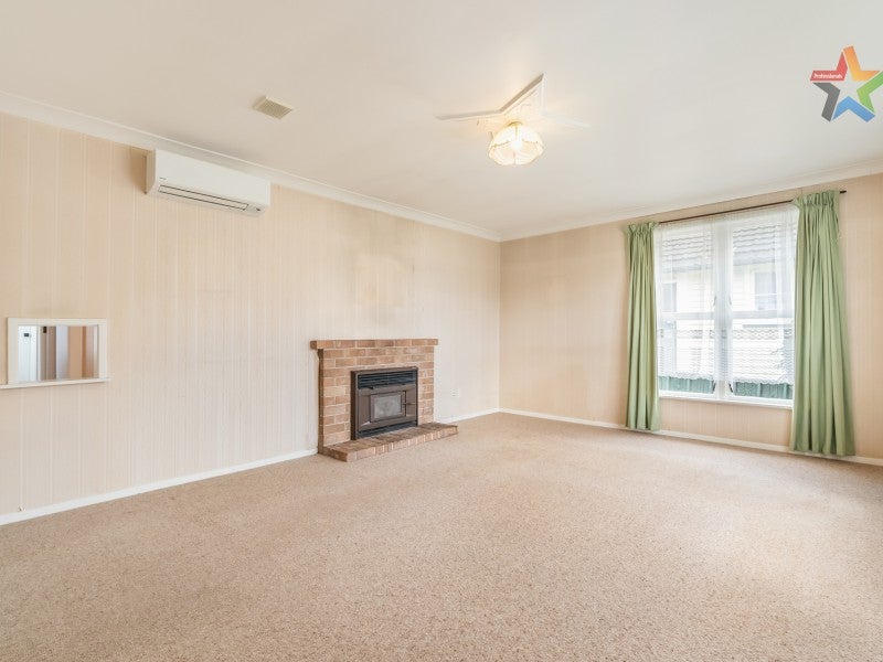 9 Rintoul Grove, Stokes Valley, Lower Hutt - Carousel 2