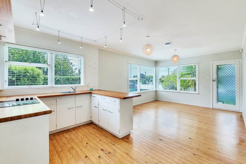 1/29 Wainui Avenue, Point Chevalier, Auckland - Carousel 1