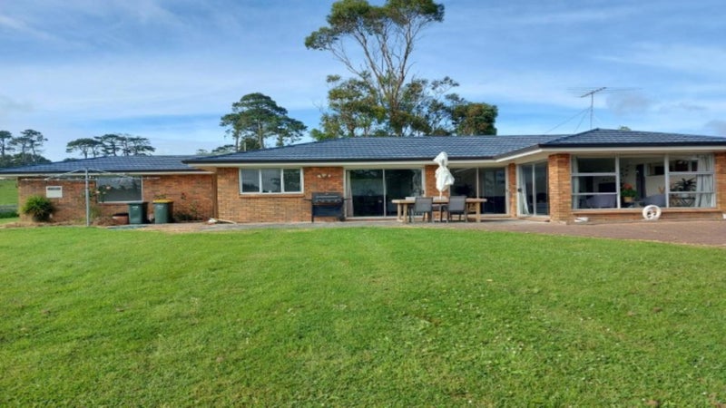 327 Pine Valley Road, Silverdale - Carousel 1