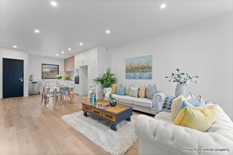 4 Puwha Street, Massey, Auckland - Carousel 2